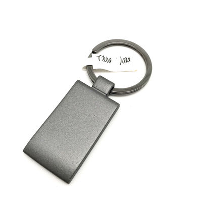 Müşteri gereksinimleri için özelleştirilmiş logo ile gümüş metal anahtarlık tutucu