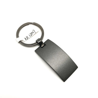 Dayanıklılık ve işlevsellik için logo özelleştirilmiş metal anahtarlık tutucu
