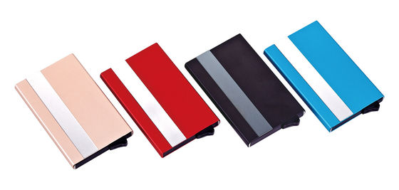 Klasik ve sofistike PU Alüminyum Kart Organizer Cüzdanı Mıknatıs Kapalı